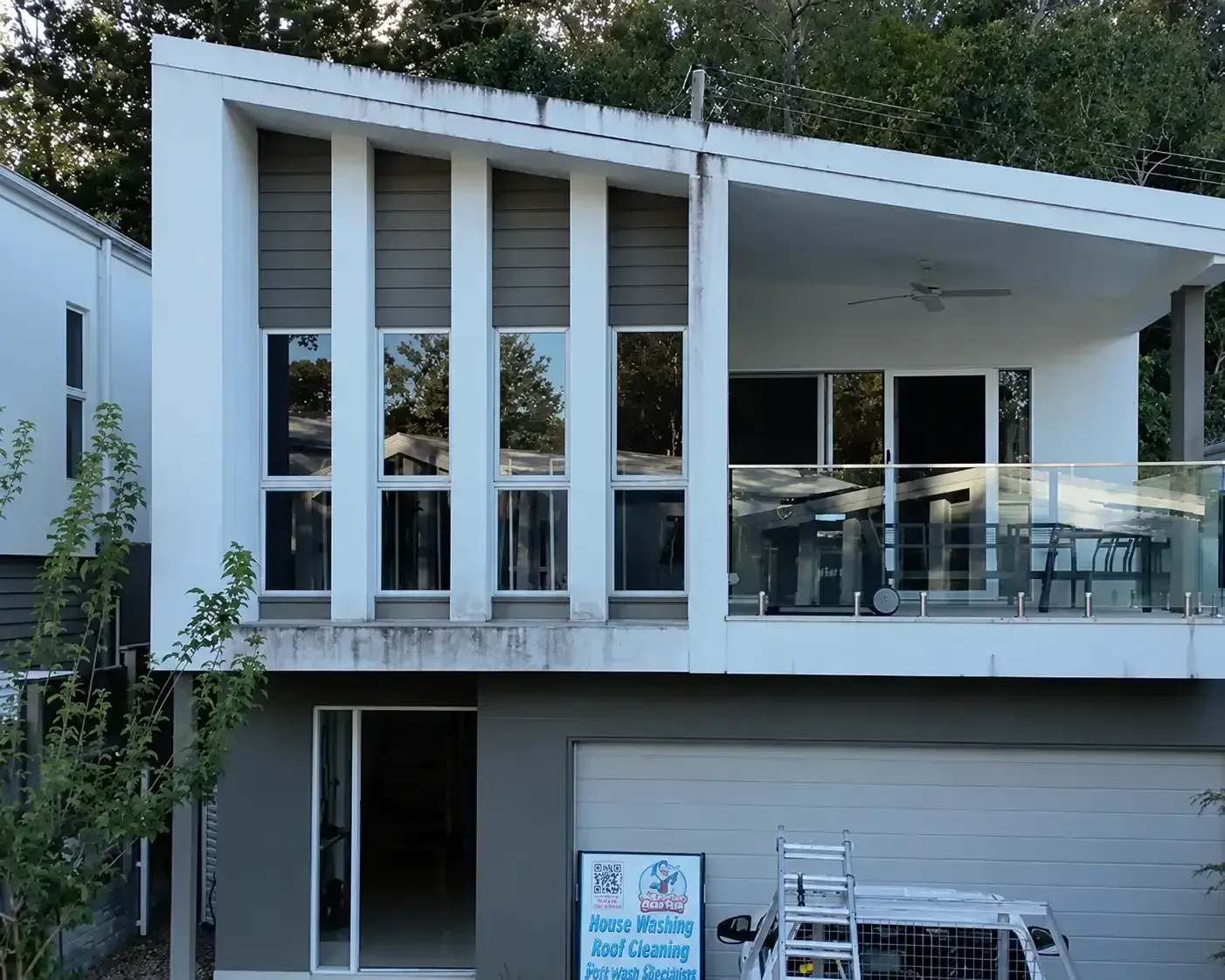 House exterior before house washing in Brisbane, showing mould and algae staining